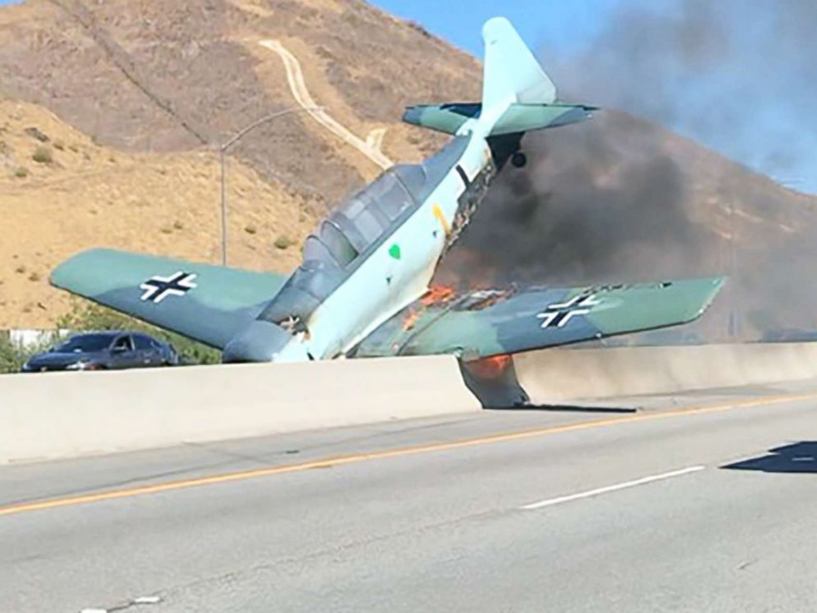 A+Vintage+Plane+Causes+Delays+When+Crashed+on+101+Freeway