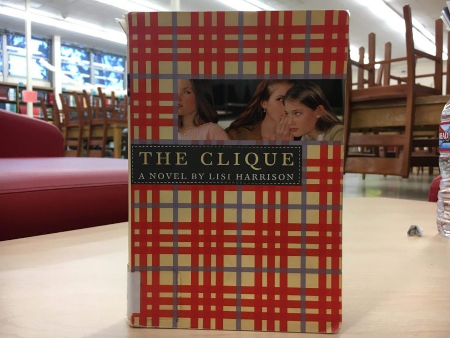 Book+Review%3A+The+Clique+by+Lisi+Harrison